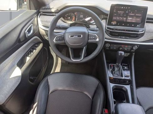 Certified 2024 Jeep Compass Latitude AWD/4WD image 15