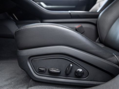 Used 2020 Porsche Taycan 4S image 23