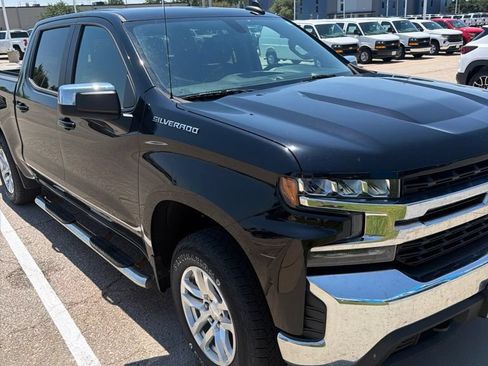 Used 2019 Chevrolet Silverado 1500 LT w/ All-Star Edition AWD/4WD image 2