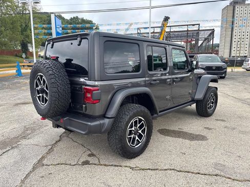Used 2024 Jeep Wrangler Unlimited Rubicon AWD/4WD image 5