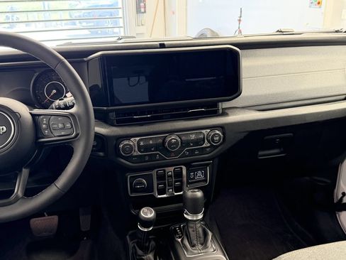 Certified 2026 Jeep Wrangler Unlimited Sport AWD/4WD image 19