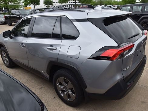 Used 2023 Toyota RAV4 XLE w/ Convenience Package image 9