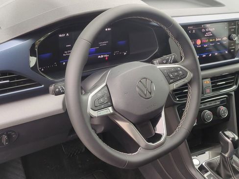 Used 2023 Volkswagen Taos SE AWD/4WD image 14