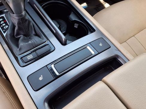 Used 2015 Hyundai Genesis 3.8 RWD image 27