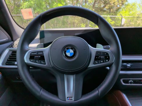 Certified 2024 BMW X6 xDrive40i w/ Executive Package image 22