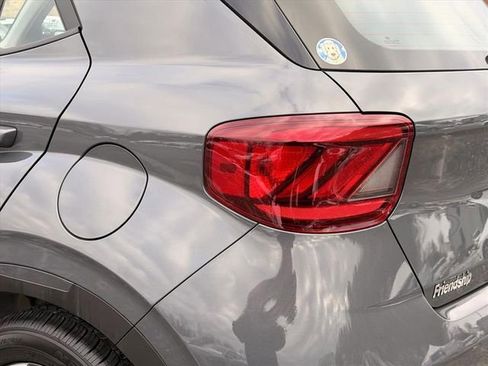 New 2026 Hyundai Venue SEL FWD image 28