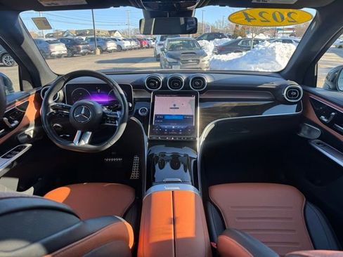 Used 2024 Mercedes-Benz GLC 300 4MATIC image 41