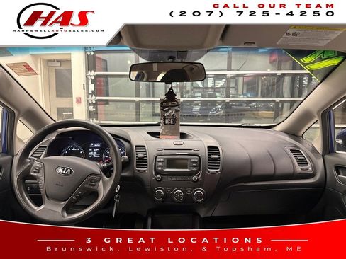 Used 2017 Kia Forte LX image 12