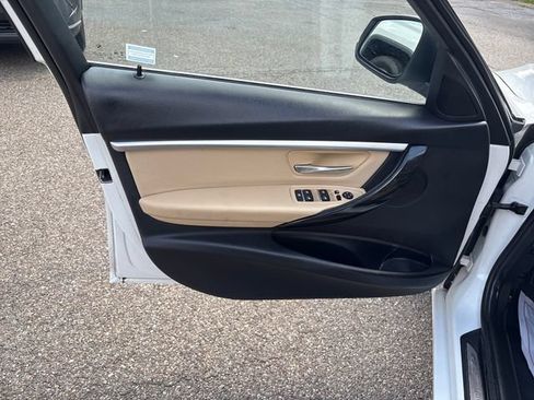 Used 2018 BMW 330i xDrive Sedan AWD/4WD image 7