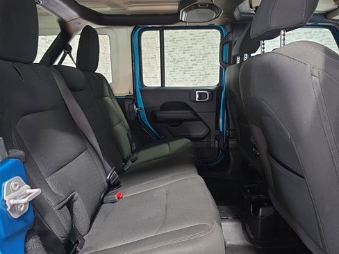 Used 2019 Jeep Wrangler Unlimited Sahara image 15