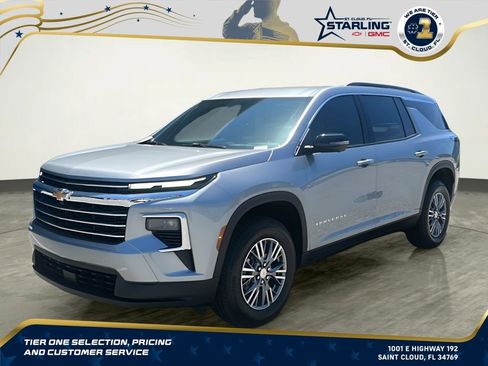 Certified 2026 Chevrolet Traverse LT w/ Driver Confidence Package FWD image 1