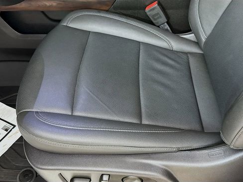 Used 2025 GMC Sierra 2500 SLT w/ SLT Premium Package image 21