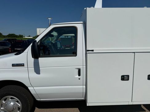 New 2026 Ford E-350 and Econoline 350 Super Duty w/ Power Equipment Group RWD image 22