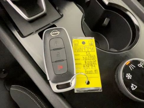 Used 2023 Nissan Rogue S AWD/4WD image 26