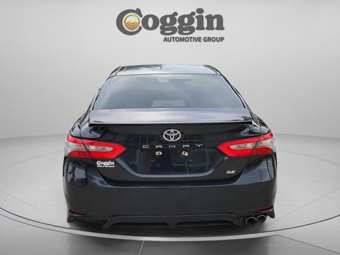Used 2018 Toyota Camry SE FWD image 4