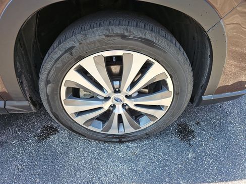 Used 2019 Subaru Ascent Touring w/ Popular Package #3 AWD/4WD image 9