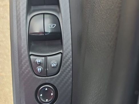 Used 2024 Nissan Altima 2.5 SV image 15