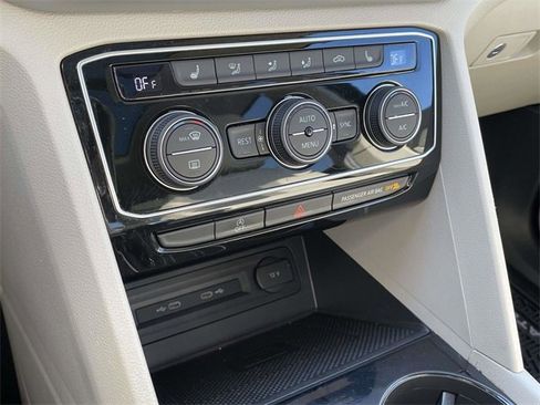 Used 2021 Volkswagen Atlas SEL R-Line image 33