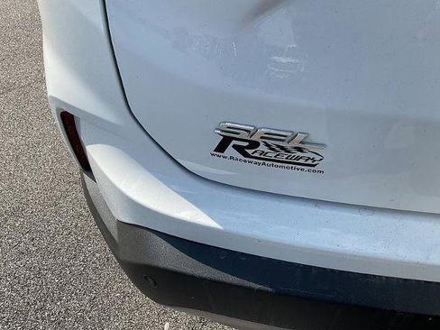 Used 2024 Ford Edge SEL w/ Convenience Package image 27