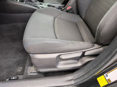 Certified 2021 Toyota Corolla SE w/ SE Premium Package image 18