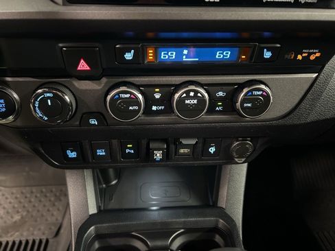 Used 2020 Toyota Tacoma TRD Off-Road w/ TRD Premium Off Road Package image 14