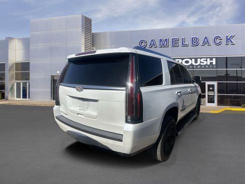 Used 2017 Cadillac Escalade Premium Luxury RWD image 6