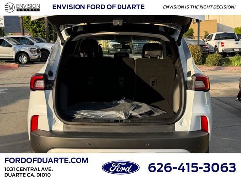 New 2025 Ford Escape SE image 9