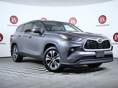 Used 2022 Toyota Highlander XLE