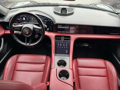 Used 2020 Porsche Taycan Turbo image 30