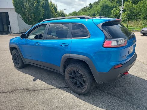 Used 2020 Jeep Cherokee Trailhawk w/ Cold Weather Group AWD/4WD image 10