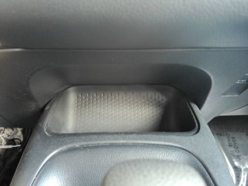 Used 2022 Toyota Corolla LE FWD image 39