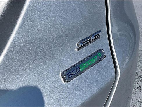 Used 2016 Ford Fusion SE w/ Equipment Group 202A image 9