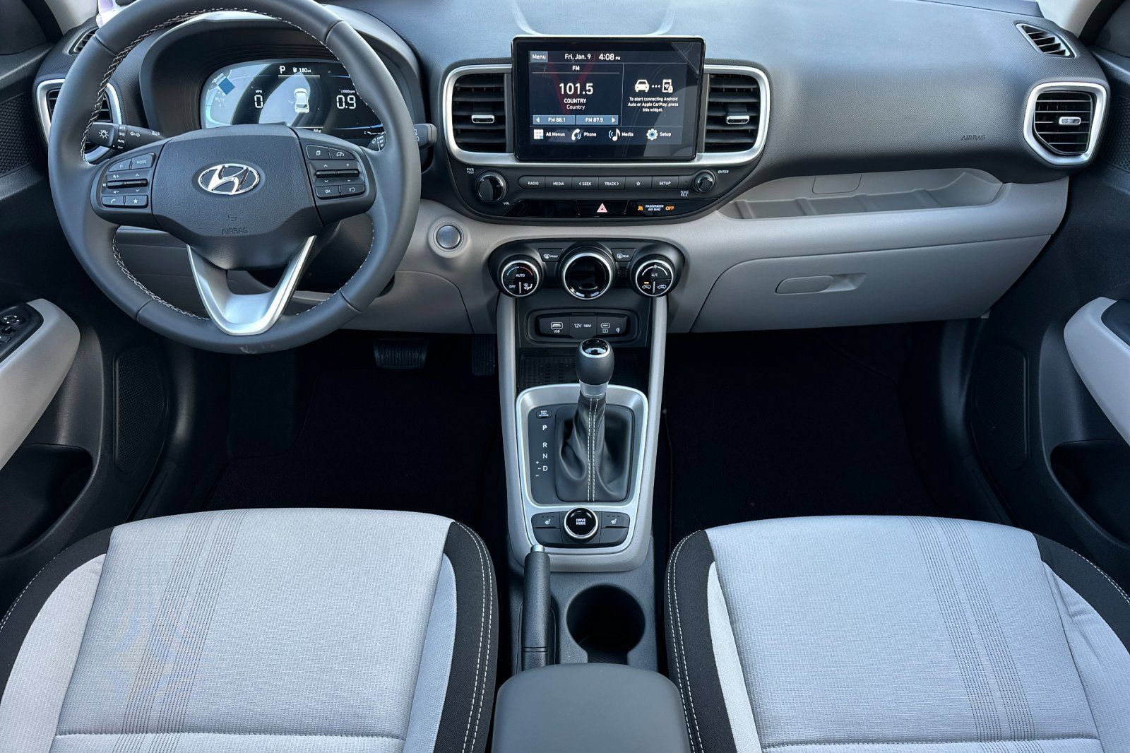 Used 2026 Hyundai Venue SEL FWD image 12