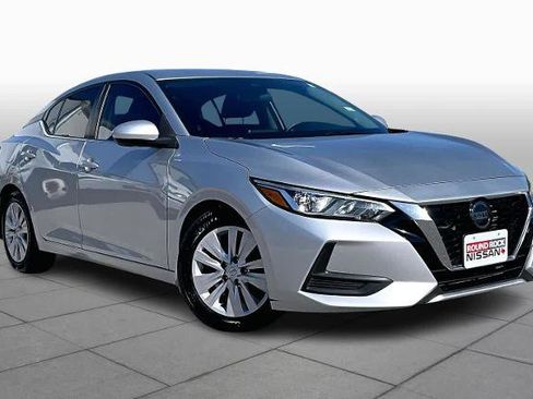 Certified 2021 Nissan Sentra S image 3