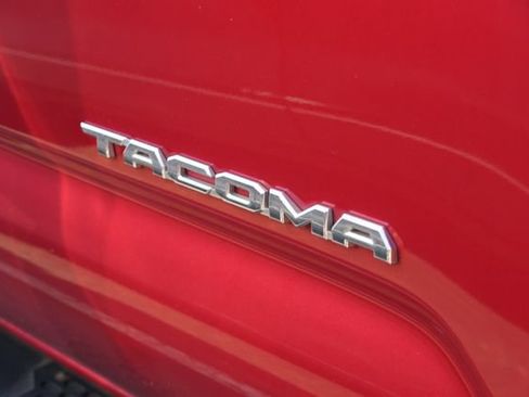 Used 2020 Toyota Tacoma SR5 RWD image 15
