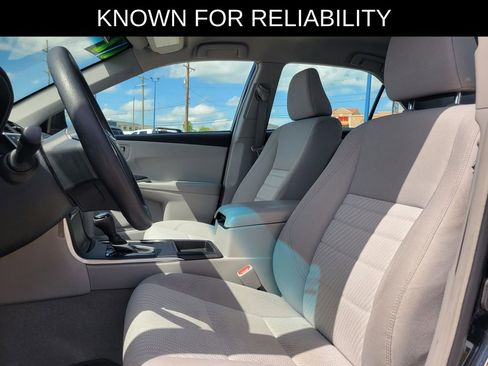 Used 2017 Toyota Camry LE FWD image 14