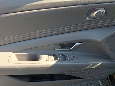 Certified 2025 Hyundai Elantra Sport image 12