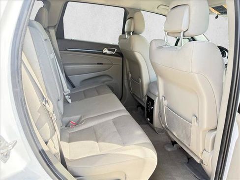 Used 2013 Jeep Grand Cherokee Laredo w/ Laredo E Group AWD/4WD image 15