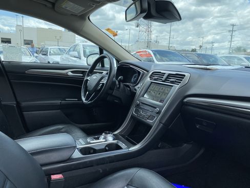 Used 2018 Ford Fusion SE w/ Equipment Group 602A FWD image 29