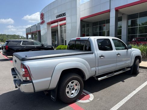 Used 2011 Toyota Tacoma 4x4 Double Cab w/ SR5 Pkg #2 image 3