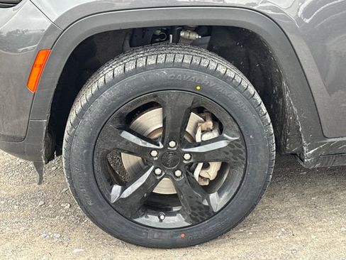 Used 2023 Jeep Grand Cherokee L Laredo AWD/4WD image 25