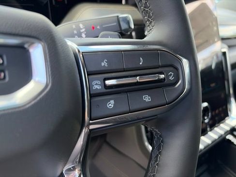 New 2026 GMC Yukon Elevation w/ Elevation Premium Package AWD/4WD image 19