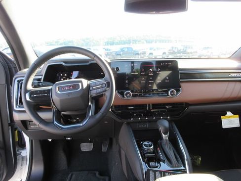 New 2026 GMC Canyon AT4 w/ Nightfall Essentials Package AWD/4WD image 14