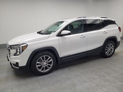 Used 2022 GMC Terrain SLT image 2