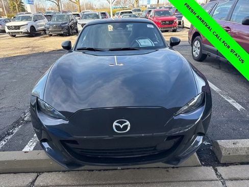 Used 2025 MAZDA MX-5 Miata RF Grand Touring image 2