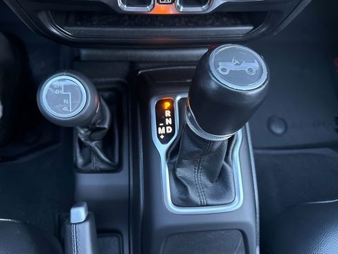 Used 2020 Jeep Wrangler Unlimited Sahara image 21