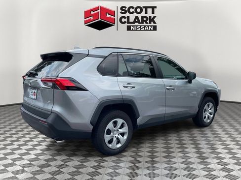 Used 2020 Toyota RAV4 LE FWD image 6
