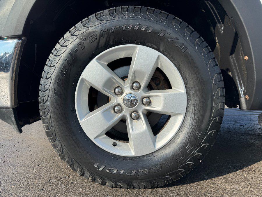 Used 2013 RAM 1500 ST w/ SXT Appearance Group AWD/4WD image 13