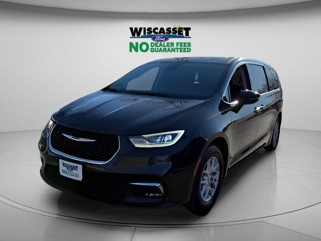 Used 2024 Chrysler Pacifica Touring-L FWD image 18