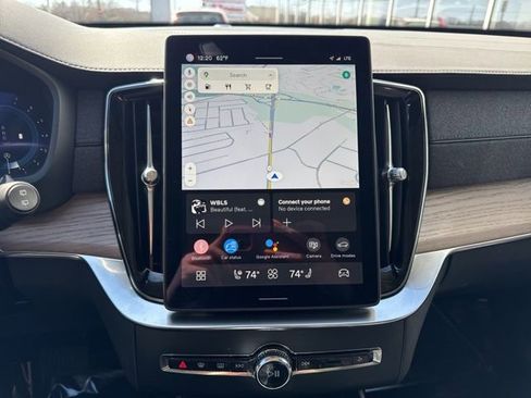 Used 2025 Volvo XC90 B6 Plus image 24